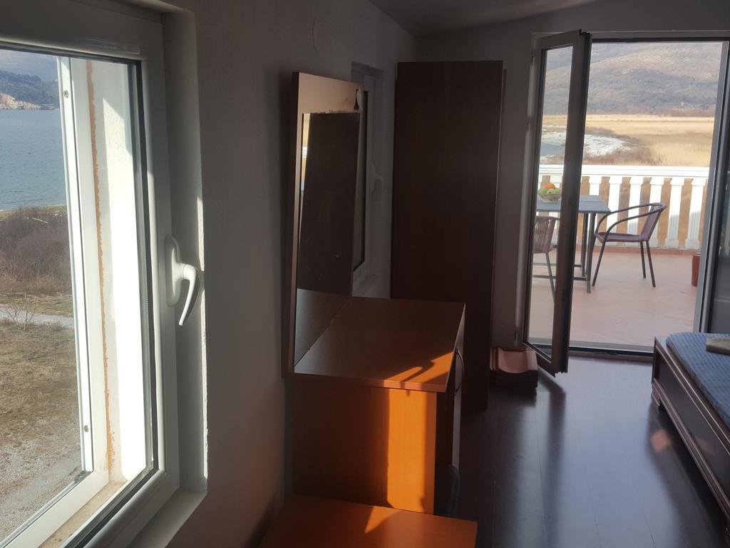 Buljarica Bay Apartments Petrovac Bagian luar foto