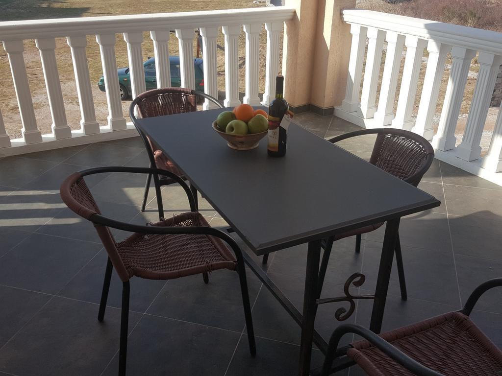 Buljarica Bay Apartments Petrovac Bagian luar foto
