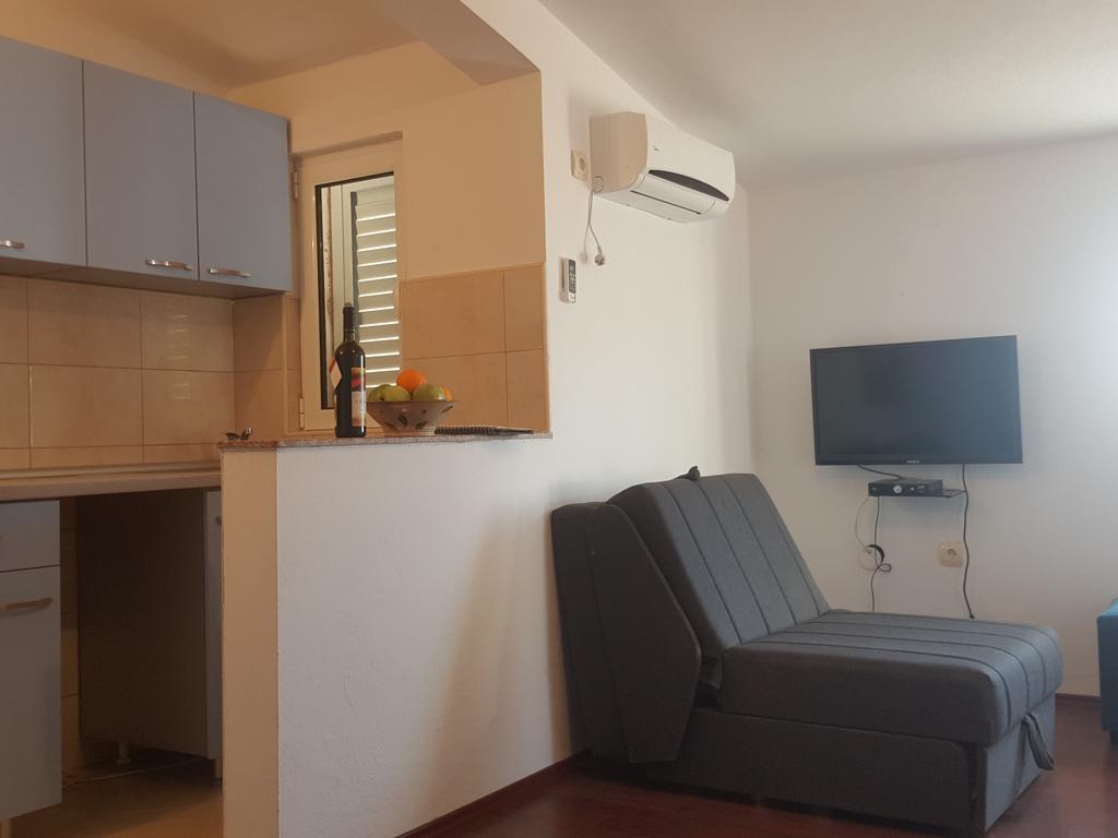 Buljarica Bay Apartments Petrovac Bagian luar foto