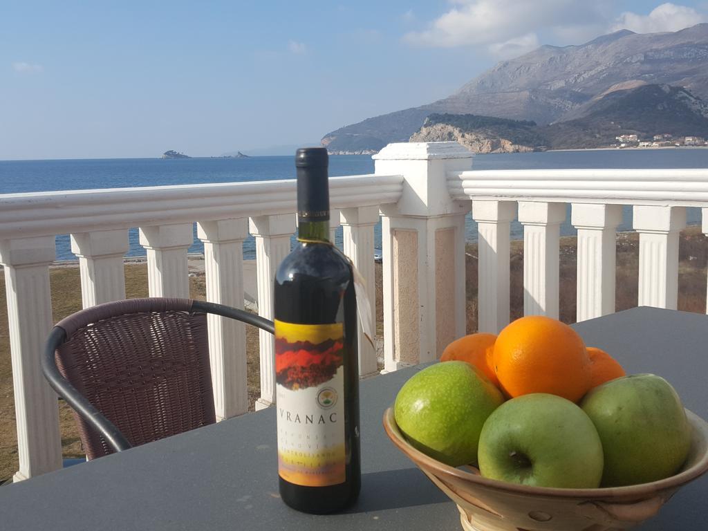 Buljarica Bay Apartments Petrovac Bagian luar foto