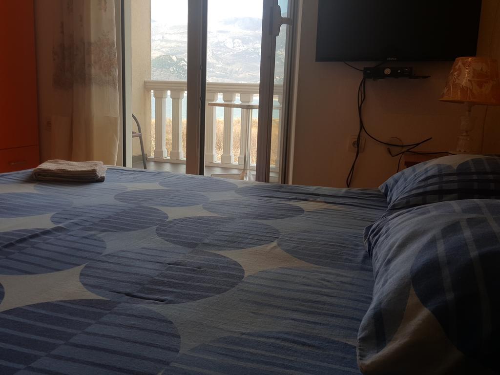 Buljarica Bay Apartments Petrovac Bagian luar foto