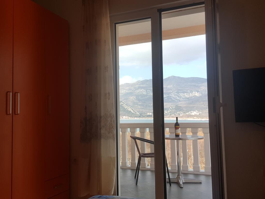 Buljarica Bay Apartments Petrovac Bagian luar foto