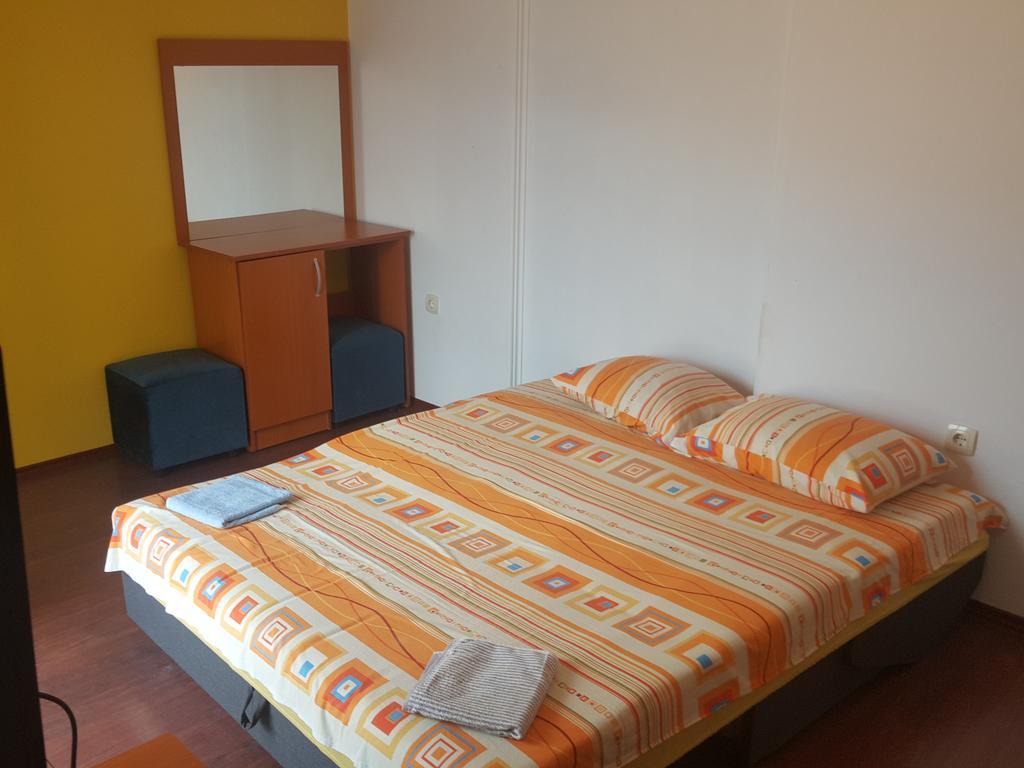 Buljarica Bay Apartments Petrovac Bagian luar foto