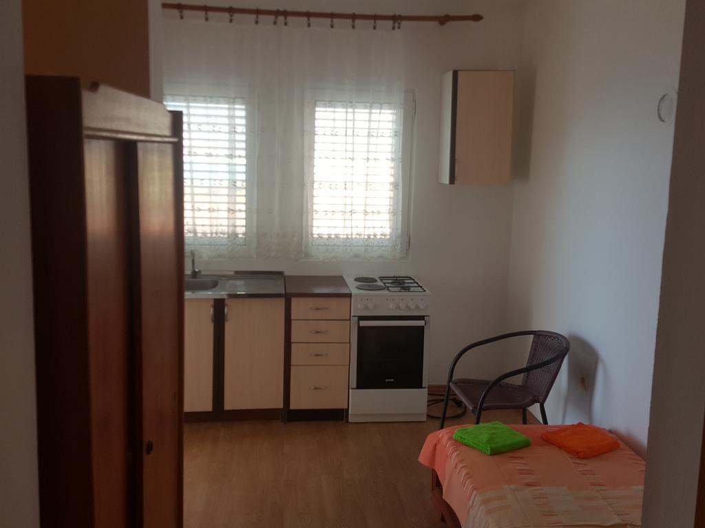 Buljarica Bay Apartments Petrovac Bagian luar foto
