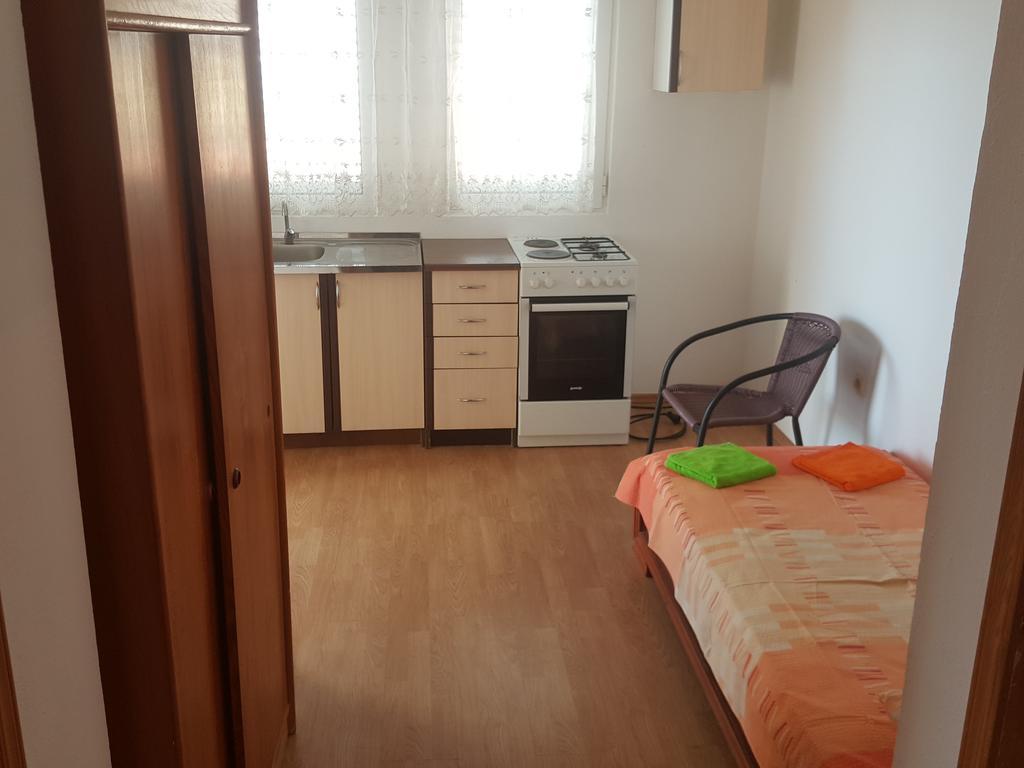 Buljarica Bay Apartments Petrovac Bagian luar foto