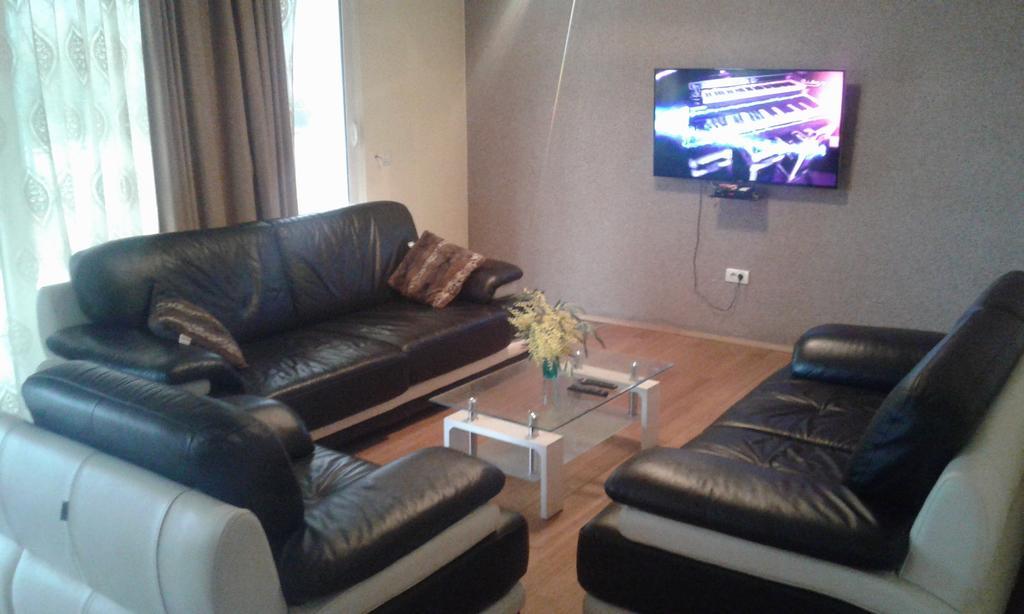 Buljarica Bay Apartments Petrovac Bagian luar foto