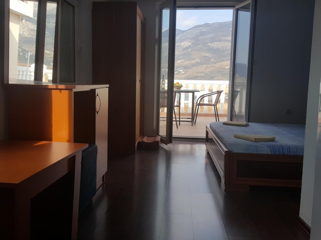 Buljarica Bay Apartments Petrovac Bagian luar foto