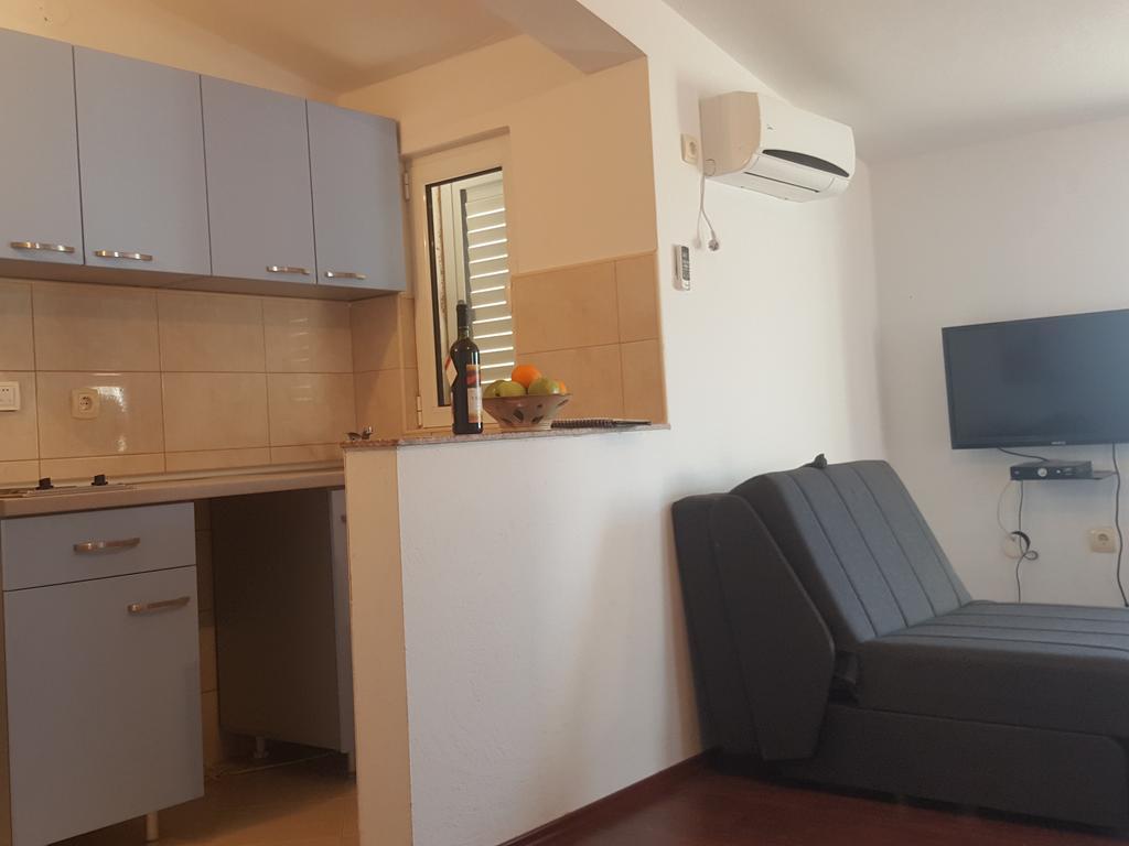 Buljarica Bay Apartments Petrovac Bagian luar foto
