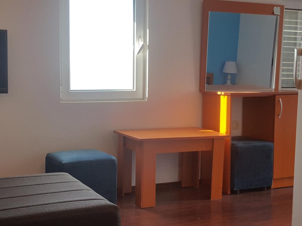 Buljarica Bay Apartments Petrovac Bagian luar foto