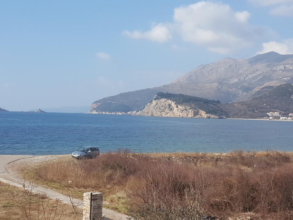 Buljarica Bay Apartments Petrovac Bagian luar foto