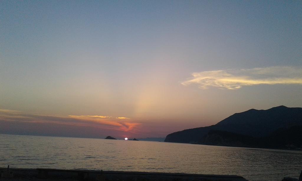 Buljarica Bay Apartments Petrovac Bagian luar foto